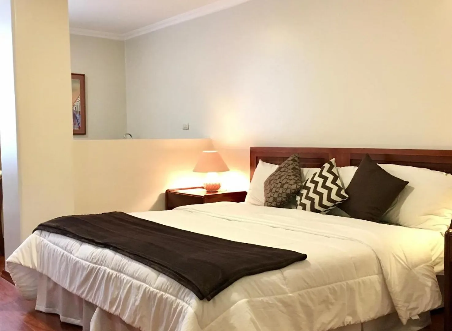 ****  Hotel Nass Pinar Del Lago Cuenca Ecuador